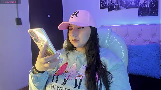 Roxxanne Bail online show from February 2026 02:44:02 AM