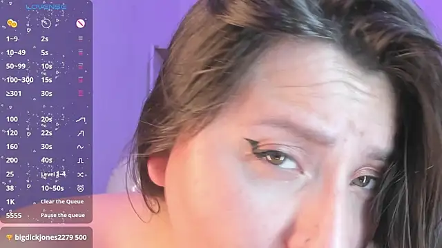 Snapshot of Roxxanne_Bail chatting on December 2024 11:03:02 PM Roxxanne Bail online show from December 2024 11:03:02 PM