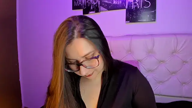 Roxxanne Bail online show from March 2026 04:29:01 AM