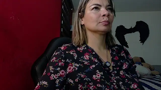 charlotedoll online show from May 2026 10:49:02 PM