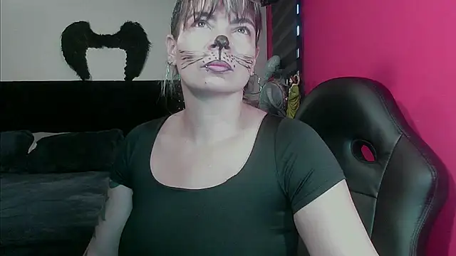 Snapshot of charlotedoll chatting on November 2025 10:26:01 PM charlotedoll online show from November 2025 10:26:01 PM