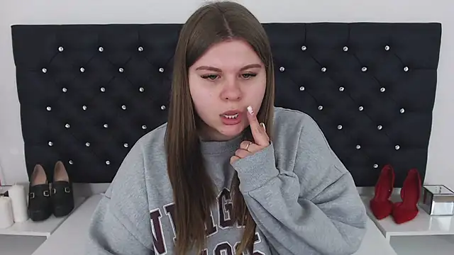 AbbyPleasure online show from February 2025 01:00:01 PM