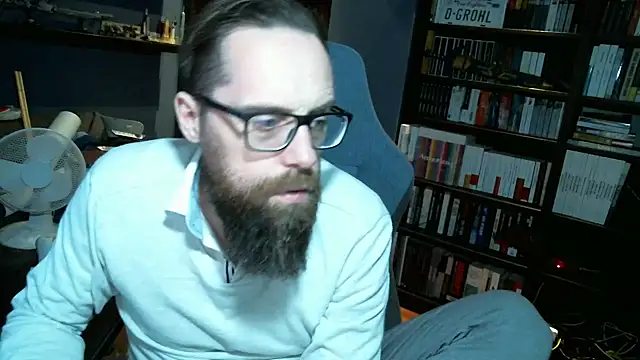 Snapshot of MeSteff chatting on December 2024 11:42:01 PM MeSteff online show from December 2024 11:42:01 PM