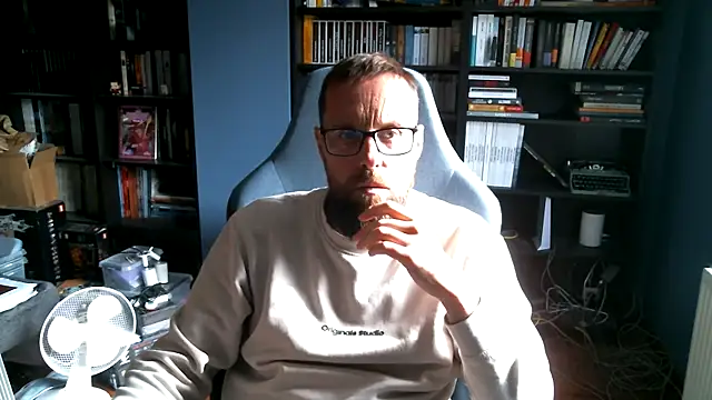 Snapshot of MeSteff chatting on September 2025 09:48:01 AM MeSteff online show from September 2025 09:48:01 AM