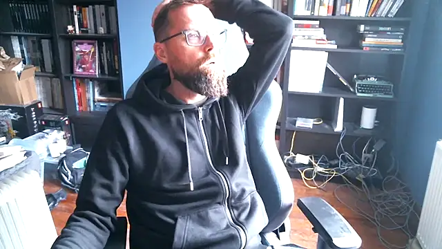 Snapshot of MeSteff chatting on October 2025 09:00:02 AM MeSteff online show from October 2025 09:00:02 AM