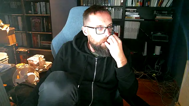 Snapshot of MeSteff chatting on October 2025 07:07:02 PM MeSteff online show from October 2025 07:07:02 PM