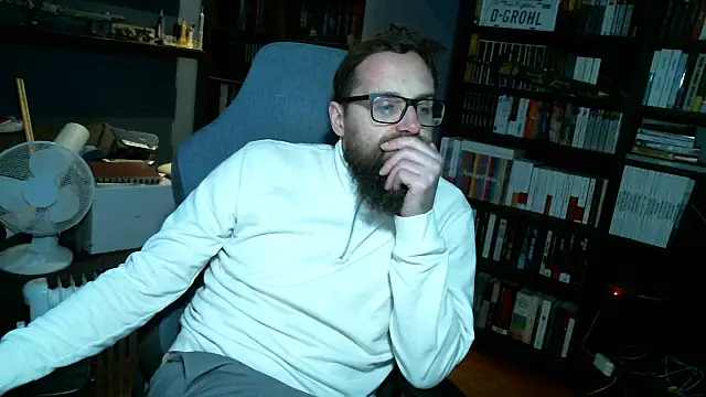 Snapshot of MeSteff chatting on December 2024 10:36:02 PM MeSteff online show from December 2024 10:36:02 PM