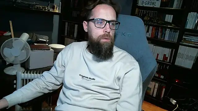 Snapshot of MeSteff chatting on December 2024 07:37:02 PM MeSteff online show from December 2024 07:37:02 PM