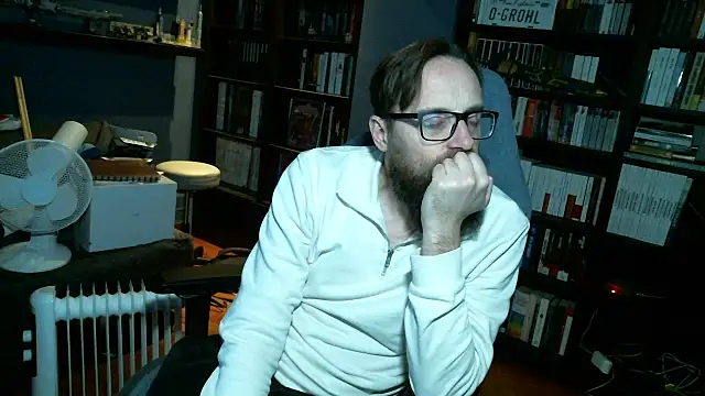 Snapshot of MeSteff chatting on December 2024 10:48:01 PM MeSteff online show from December 2024 10:48:01 PM