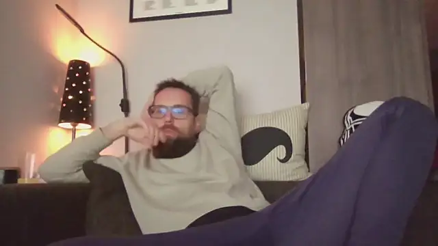 Snapshot of MeSteff chatting on March 2025 08:09:01 PM MeSteff online show from March 2025 08:09:01 PM