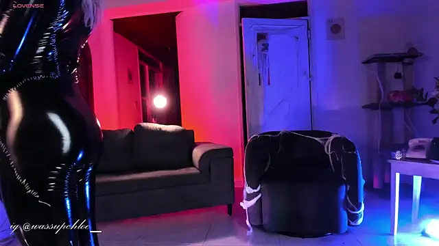 Snapshot of misschloe__ chatting on October 2025 11:47:02 PM misschloe online show from October 2025 11:47:02 PM