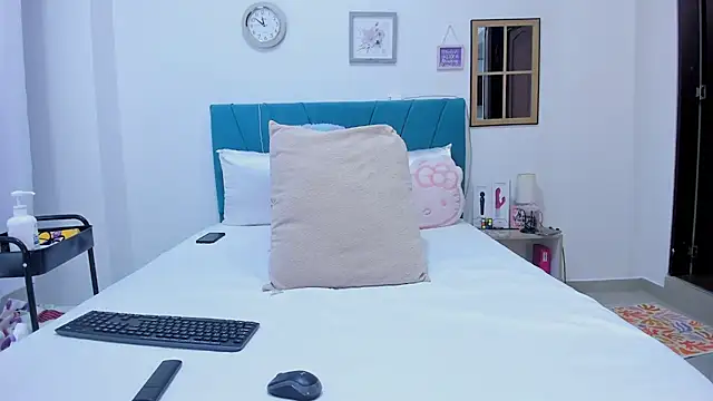 kamila lopez online show from March 2026 09:13:02 PM