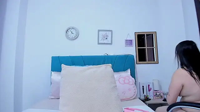 kamila lopez online show from March 2026 08:36:01 PM