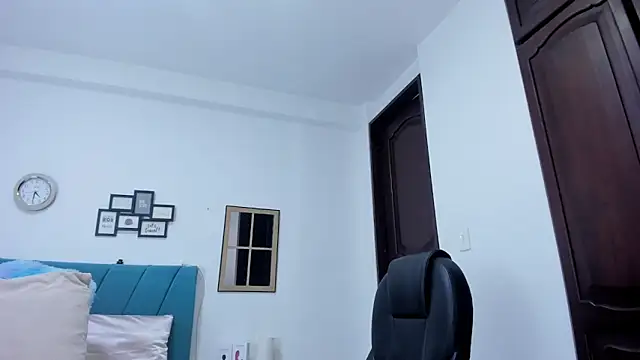 kamila lopez online show from November 2025 09:42:02 PM