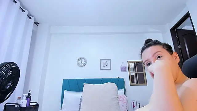 kamila lopez online show from June 2026 08:58:01 PM