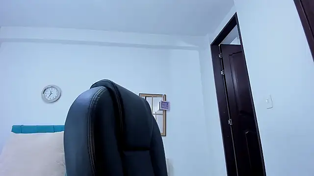 kamila lopez online show from February 2026 08:44:01 PM