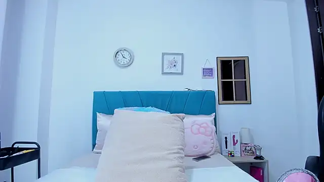 kamila lopez online show from March 2026 09:17:01 PM