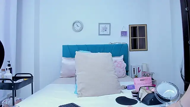 kamila lopez online show from March 2026 09:00:02 PM