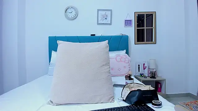 kamila lopez online show from April 2026 09:54:01 PM