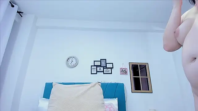 kamila lopez online show from March 2026 08:37:01 PM