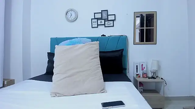 kamila lopez online show from February 2026 07:22:01 PM