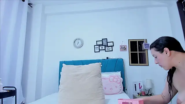 kamila lopez online show from February 2026 08:42:01 PM