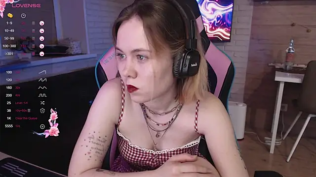 Snapshot of lucy_mirror chatting on December 2025 09:59:01 PM lucy mirror online show from December 2025 09:59:01 PM