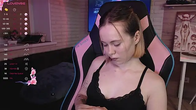 Snapshot of lucy_mirror chatting on November 2025 10:24:02 PM lucy mirror online show from November 2025 10:24:02 PM