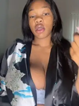 CharismaaBanx online show from April 2026 03:04:01 PM