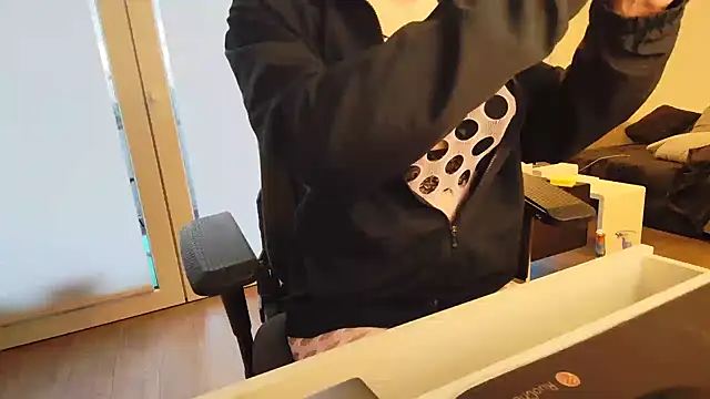 Snapshot of Hot_ToyBoy6974 chatting on January 2025 03:07:01 PM Hot ToyBoy6974 online show from January 2025 03:07:01 PM