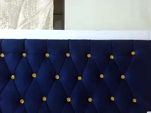 Seeexxxy-bree online show from October 2025 06:51:01 PM