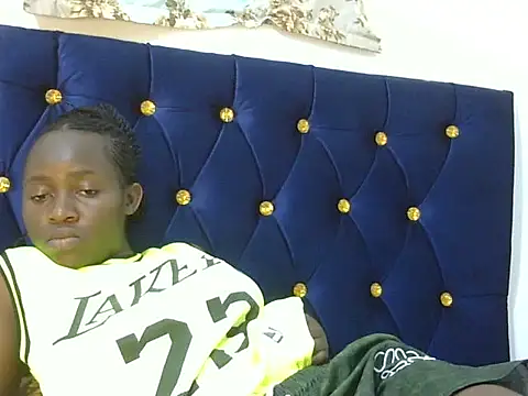 Seeexxxy-bree online show from November 2025 11:37:01 AM