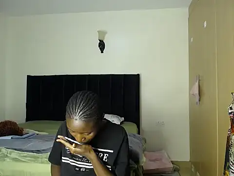 Snapshot of thicky_anncy chatting on November 2025 11:08:02 PM thicky anncy online show from November 2025 11:08:02 PM