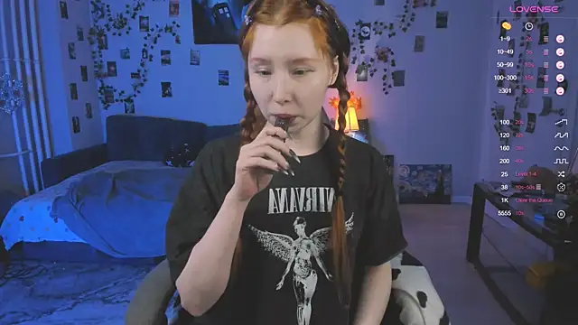 CallMeEffy1 online show from October 2025 10:10:02 PM