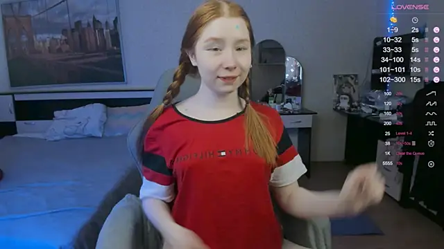 CallMeEffy1 online show from May 2026 04:25:02 PM