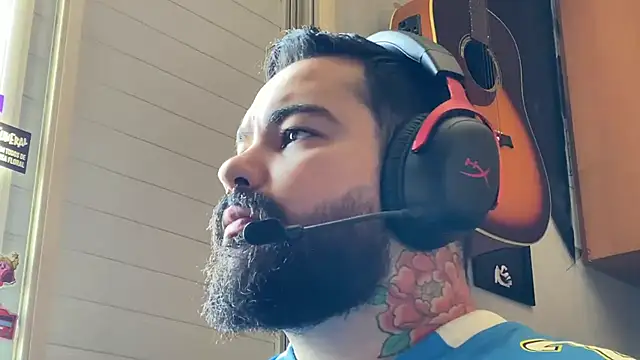 Snapshot of Dziignr chatting on December 2025 01:43:02 PM Dziignr online show from December 2025 01:43:02 PM