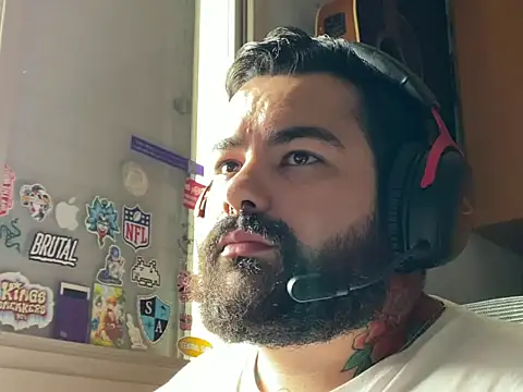 Snapshot of Dziignr chatting on October 2025 07:47:02 PM Dziignr online show from October 2025 07:47:02 PM