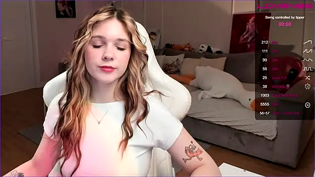 Frau Lina online show from March 2026 03:09:01 PM