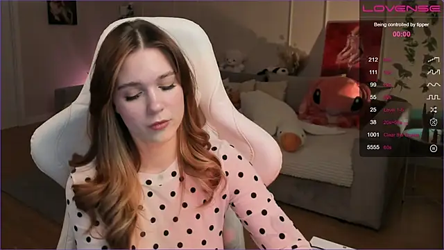 Snapshot of Frau_Lina chatting on December 2025 03:22:02 PM Frau Lina online show from December 2025 03:22:02 PM