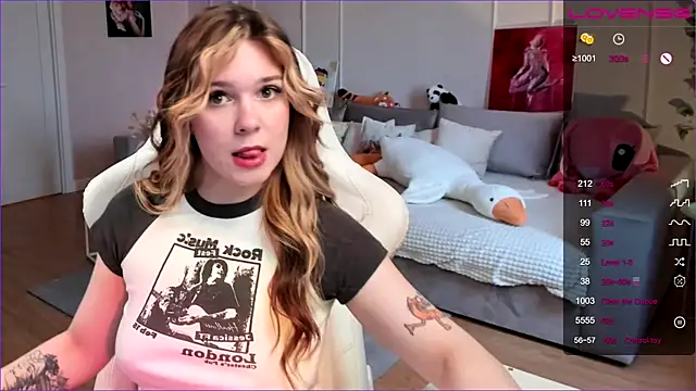 Frau Lina online show from March 2026 02:39:01 PM