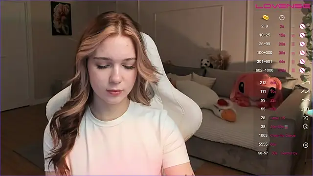 Snapshot of Frau_Lina chatting on December 2025 02:19:02 PM Frau Lina online show from December 2025 02:19:02 PM