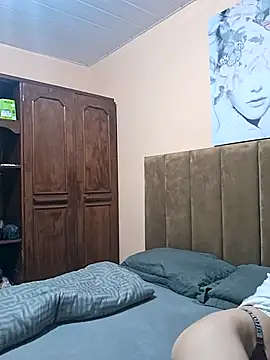 SaffBlue online show from November 2025 01:00:02 AM