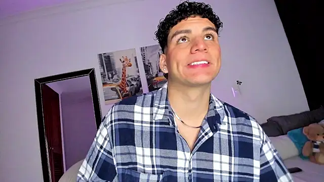 Snapshot of Curlblue chatting on March 2025 07:15:01 AM Curlblue online show from March 2025 07:15:01 AM