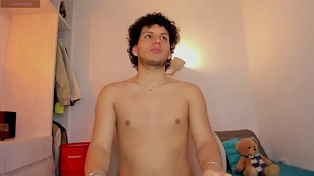 Snapshot of Curlblue chatting on November 2025 05:55:02 AM Curlblue online show from November 2025 05:55:02 AM