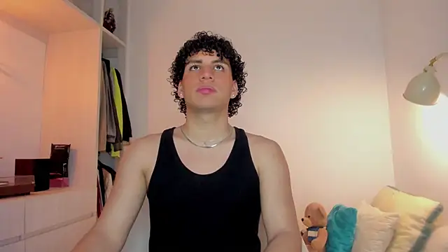 Snapshot of Curlblue chatting on November 2025 04:51:02 PM Curlblue online show from November 2025 04:51:02 PM