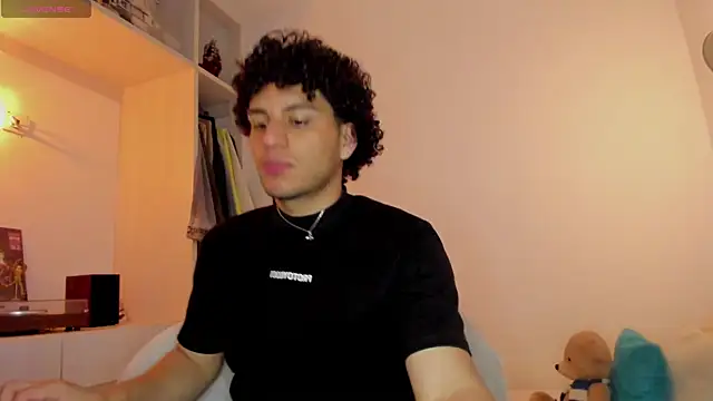 Snapshot of Curlblue chatting on November 2025 03:51:02 AM Curlblue online show from November 2025 03:51:02 AM