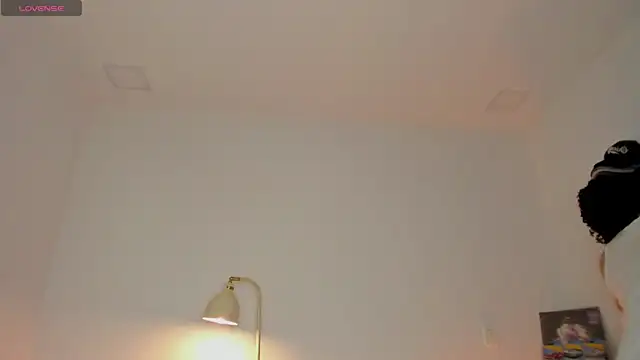 Curlblue online show from December 2025 11:03:02 AM