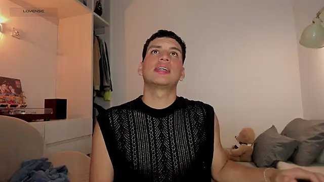 Curlblue online show from April 2026 01:42:01 AM