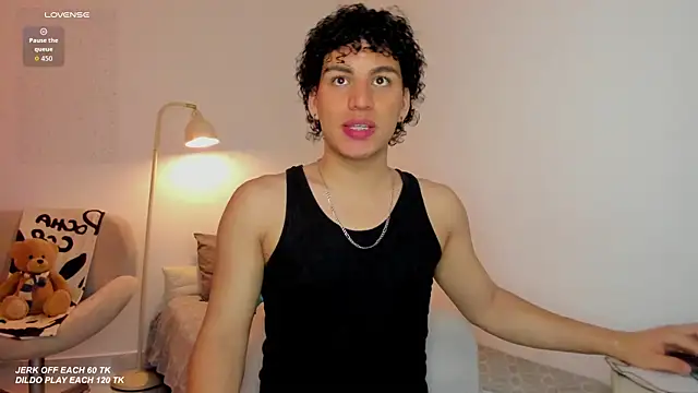 Snapshot of Curlblue chatting on November 2025 01:09:01 AM Curlblue online show from November 2025 01:09:01 AM