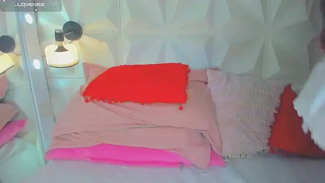 Snapshot of cute_latinaxxx chatting on May 2026 01:38:02 AM cute latinaxxx online show from May 2026 01:38:02 AM
